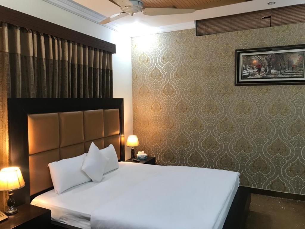 Hotel Red Line Ісламабад Екстер'єр фото